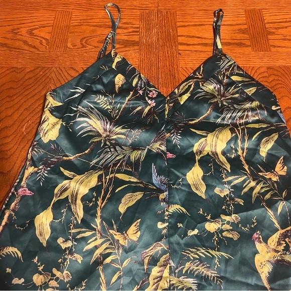 Revolve Superdown Women's Frankie Tropical Birds Romper Sz S Relaxed Fit - Picture 6 of 16